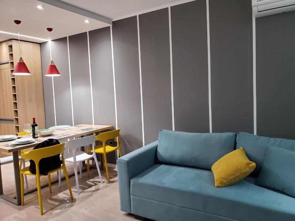 Helga'S Deluxe 3 Apartment Tiranë Eksteriør bilde
