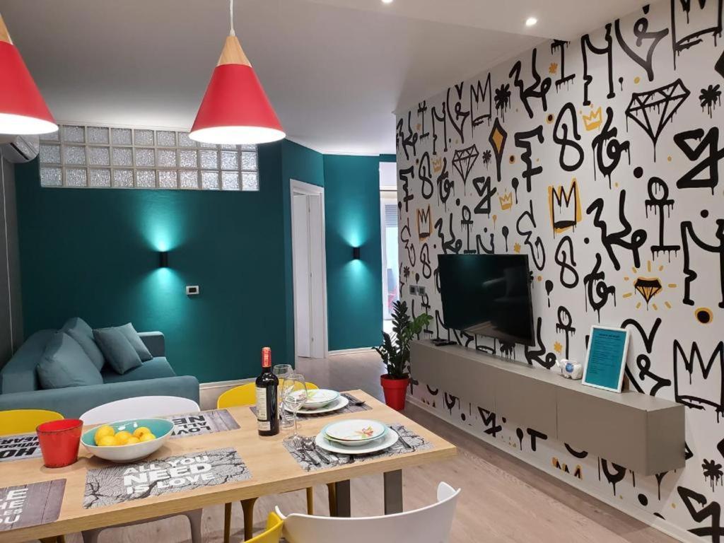 Helga'S Deluxe 3 Apartment Tiranë Eksteriør bilde
