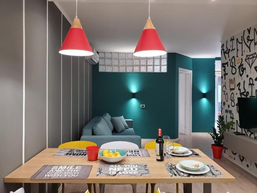 Helga'S Deluxe 3 Apartment Tiranë Eksteriør bilde