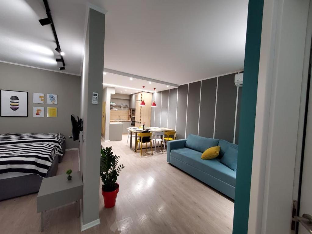 Helga'S Deluxe 3 Apartment Tiranë Eksteriør bilde
